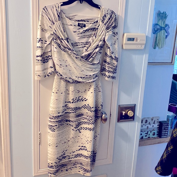 NWOT  Chiara Boni  La petite robe elegant dress Beautiful size 8 - Picture 2 of 12